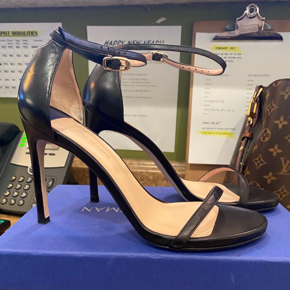 Stuart Weitzmen-THE NUDIST SANDAL